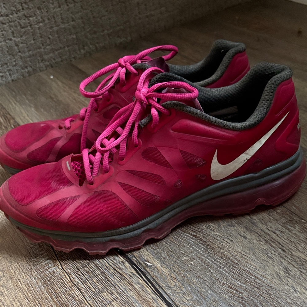 Nike Women's AirMax Running Sneakers 11